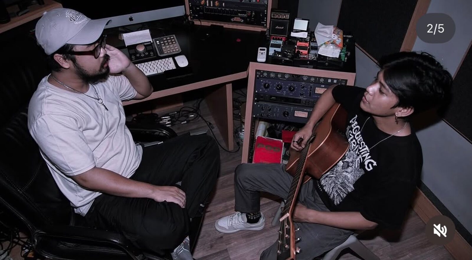 Tokoh Fiksi recording session in the studio
